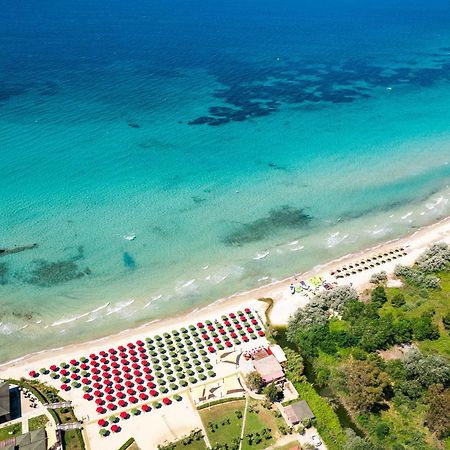Simantro Resort Sani  Exteriér fotografie Aerial view of the beach