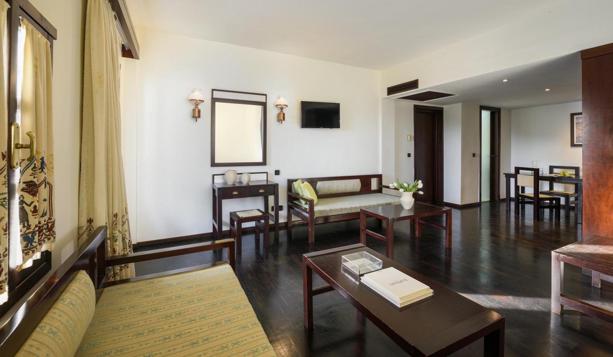 Simantro Resort Sani  Pokoj fotografie A suite at the Taj Bengal