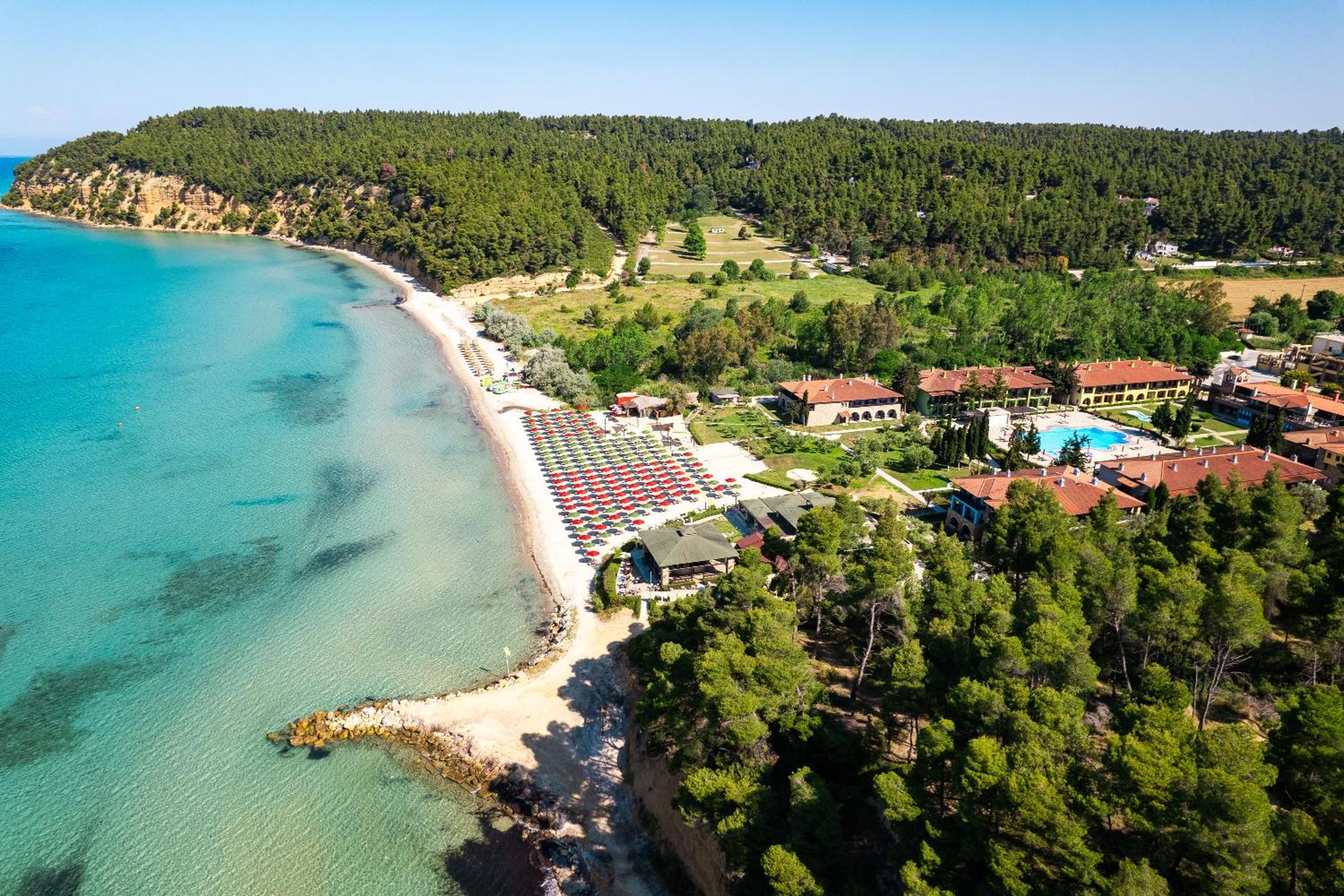 Simantro Resort Sani  Exteriér fotografie Aerial view of the resort