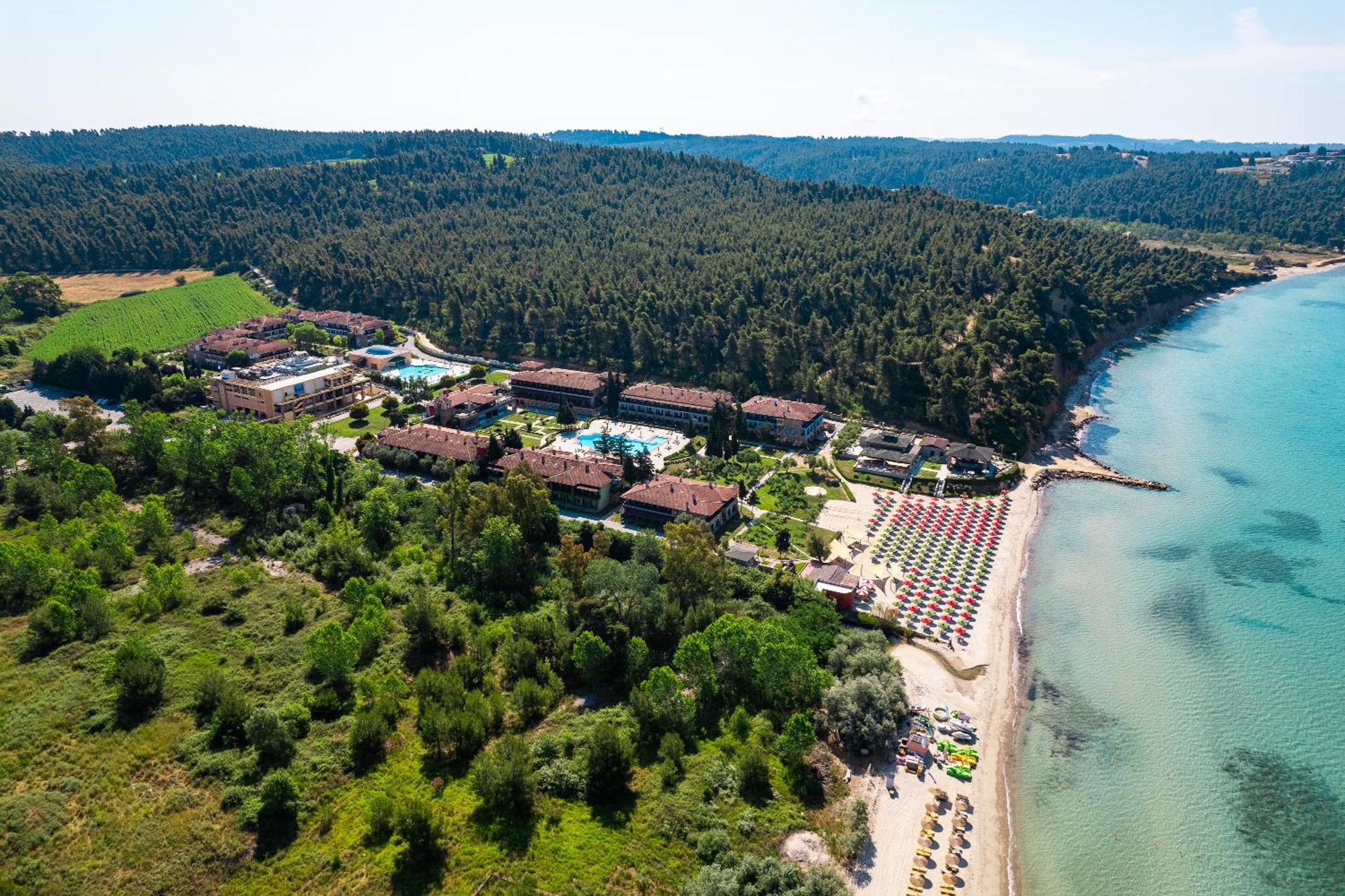 Simantro Resort Sani  Exteriér fotografie Aerial view of the resort