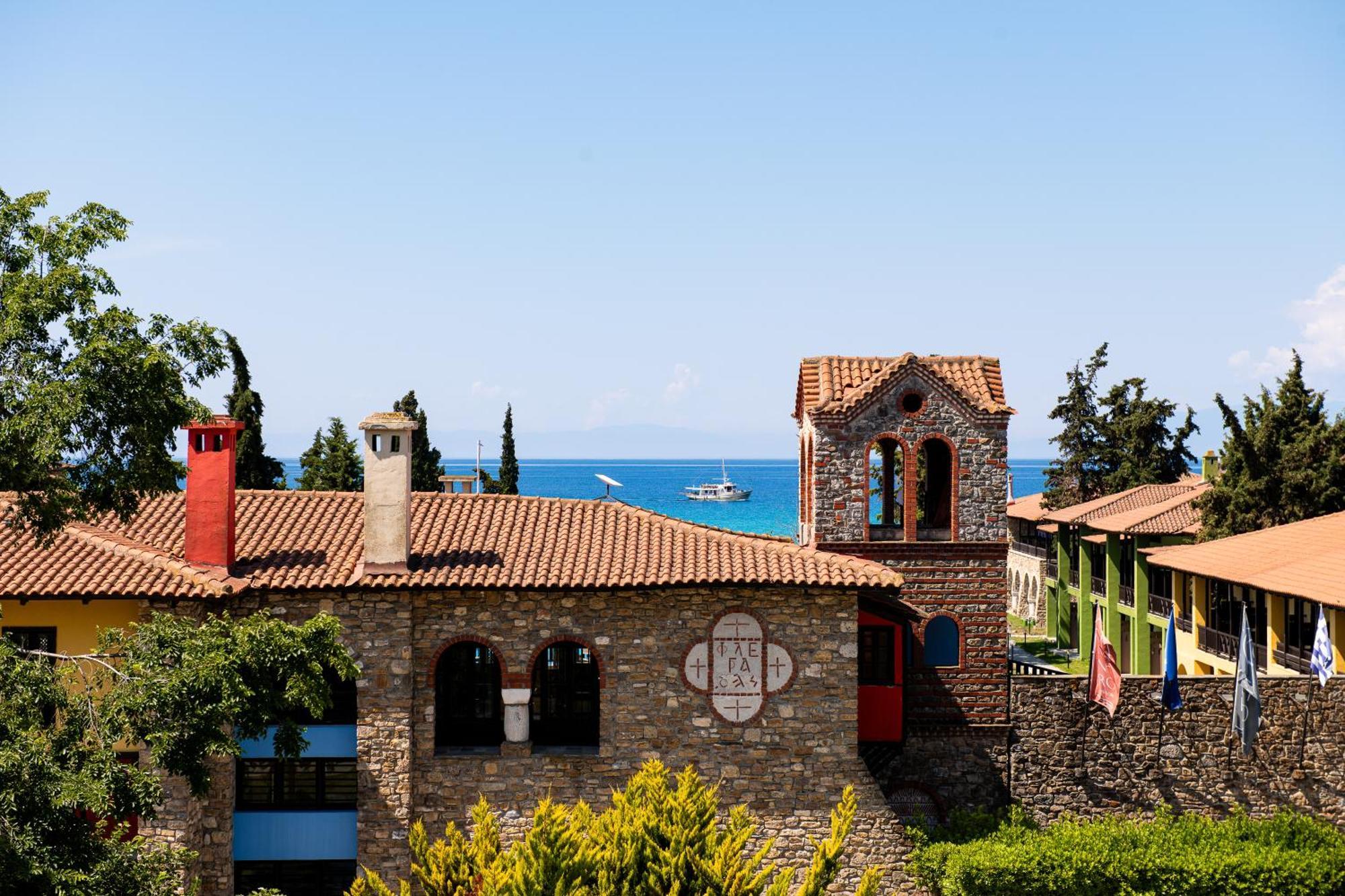 Simantro Resort Sani  Exteriér fotografie The monastery of Panagia Tourliani