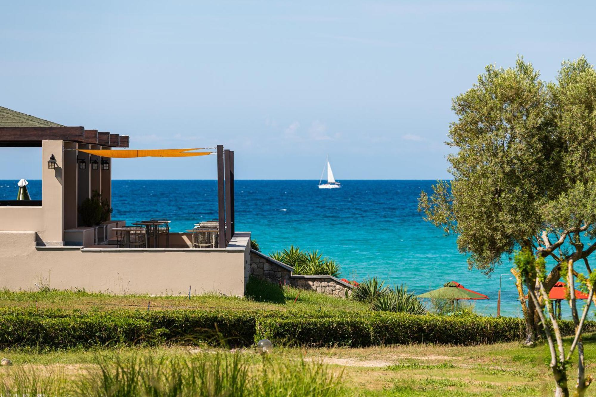 Simantro Resort Sani  Exteriér fotografie View of the sea from the hotel