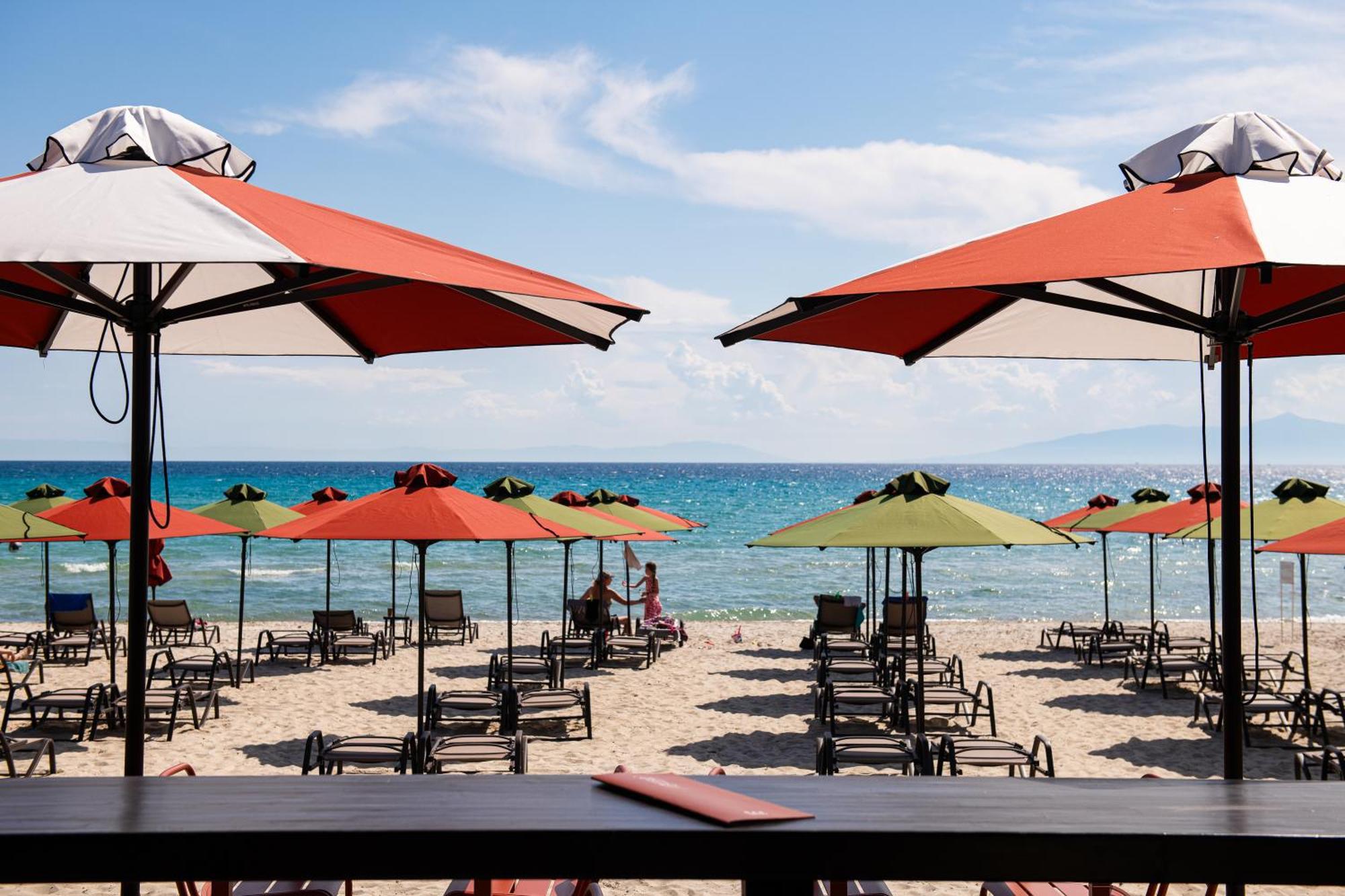 Simantro Resort Sani  Exteriér fotografie Beach at the Hilton